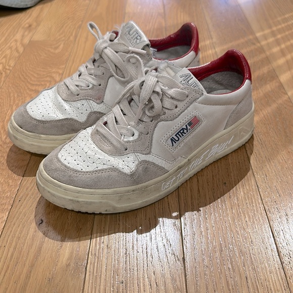 Autry Women's Medalist Sneakers - Get To The Ball! - Picture 2 of 4